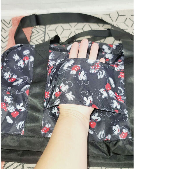 Bioworld Mickey Mouse Weekender Duffel Travel Tote Overnight Bag - Picture 7 of 16